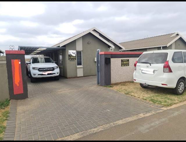 3 BEDROOM HOUSE FOR SALE IN WINDMILL PARK EXT